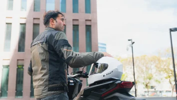 Мотошлем интеграл KYT TT-Revo Combustion