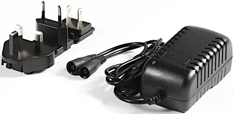 Macna 7,4V/1A