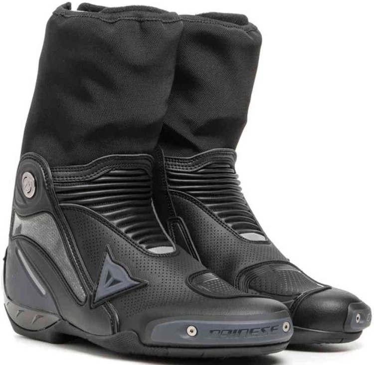 - Dainese Axial Gore-Tex — мотоботы спортивные, скидка 20% Мотоботы спортивные Dainese Axial Gore-Tex